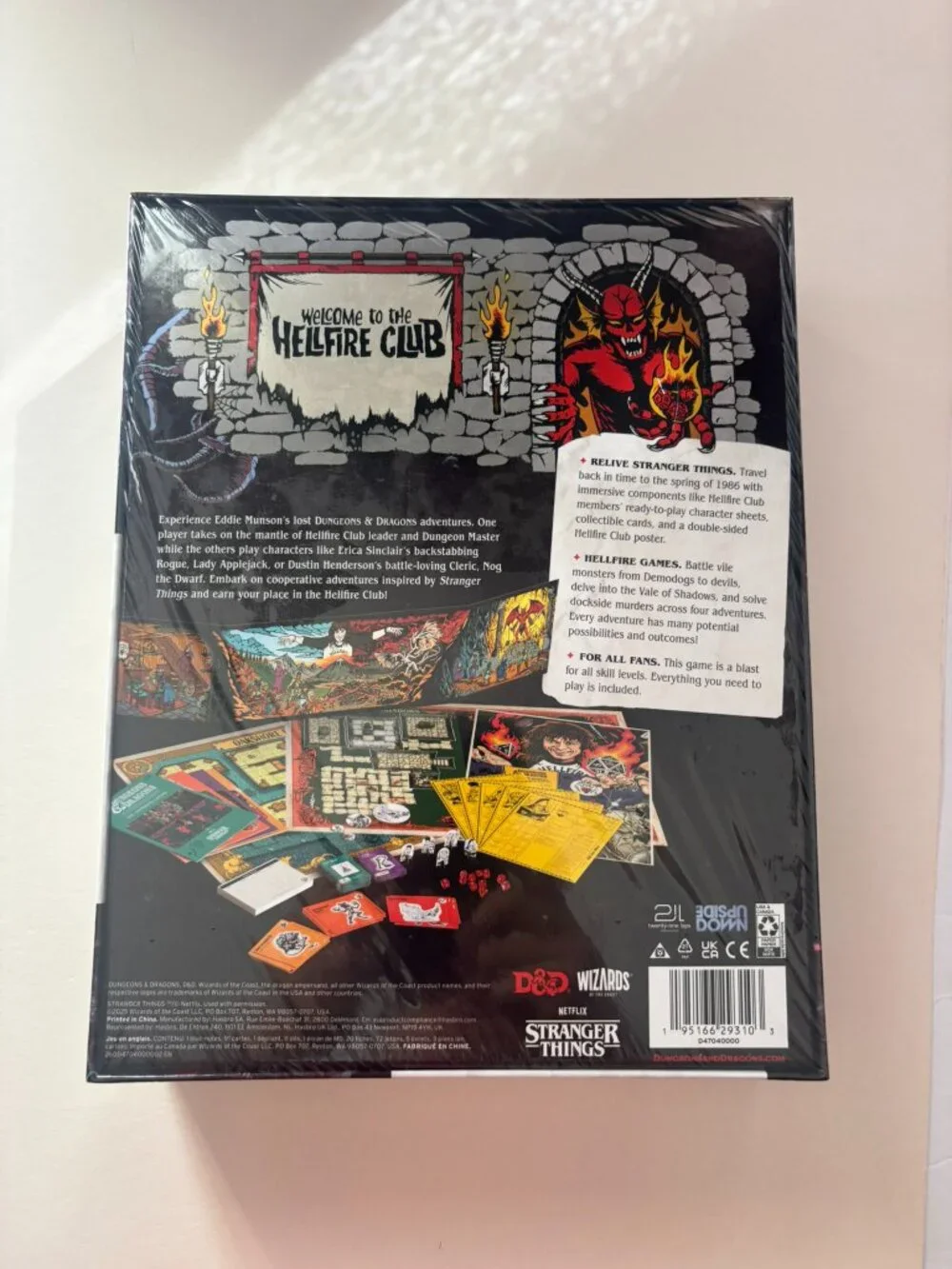 NEW Dungeons & Dragons Stranger Things: Welcome to the Hellfire Club Board Game